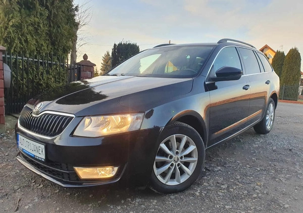 Skoda Octavia cena 33900 przebieg: 219918, rok produkcji 2013 z Dęblin małe 667